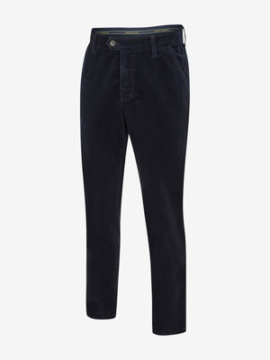 Bequeme GARVEY 8200 Marine Flat Front-Hose aus Feincord mit High Stretch, elastischem Komfortbund, Hemdenstopper, Bundverlängerung mit Knopf und Haken, normale Leibhöhe, schmaler Beinverlauf, Regular Fit, hergestellt von Club of Comfort, blau, geeignet für Herbst/Winter, Made in Green by Oeko-Tex.