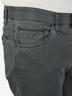 Grau-farbene Jacken-Hose von Club of Comfort, Modell MARVIN 8025, mit elastischem Comfortbund, Swing-Pocket mit Hemdstopper, doppelt paspelierte Münztasche, aus High Stretch Baumwolle mit Thermolite-Wärmeisolierung, normale Leibhöhe, schmales Bein, bequemes Regular Fit, für Herbst/Winter geeignet.